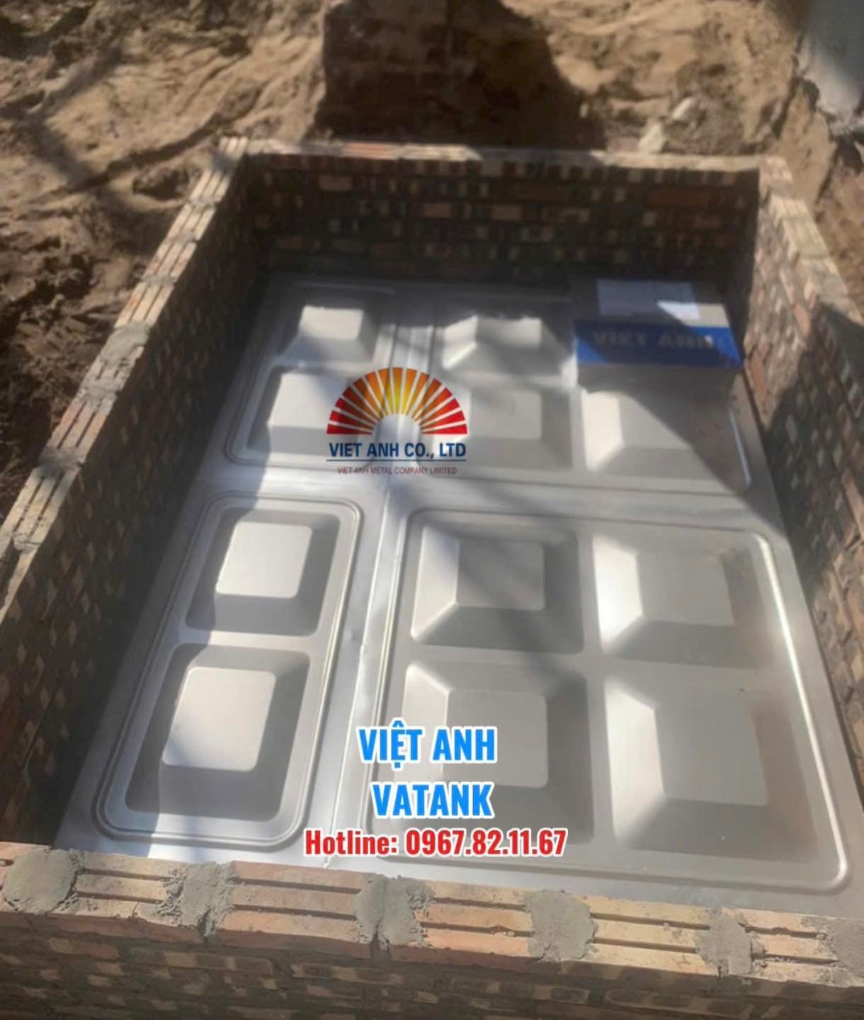 Quy trình lắp đặt bể nước ngầm Inox chuyên nghiệp tại công trình dân dụng.