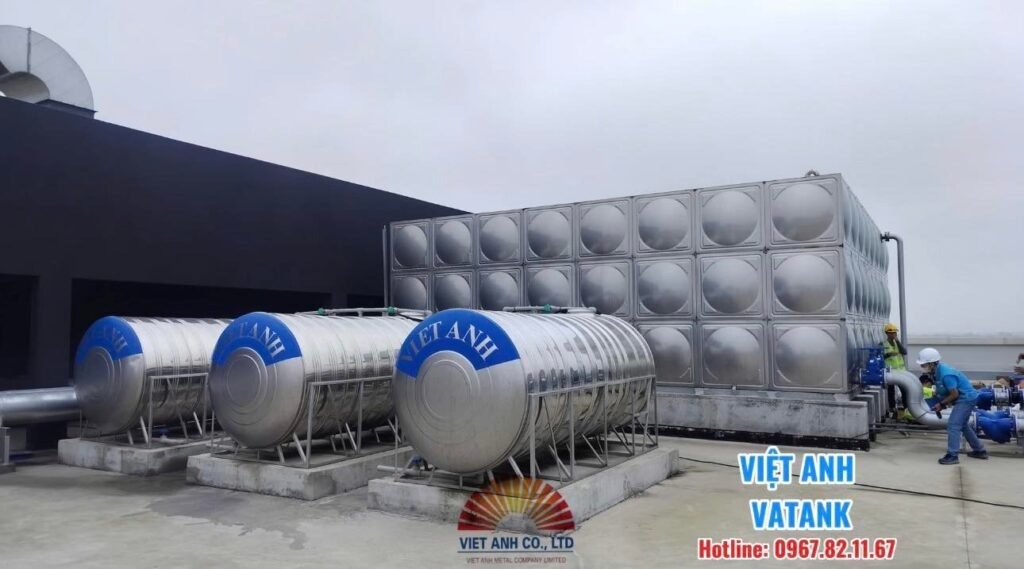 Đội ngũ kỹ thuật VATANK lắp đặt bồn inox công nghiệp tại Bắc Ninh